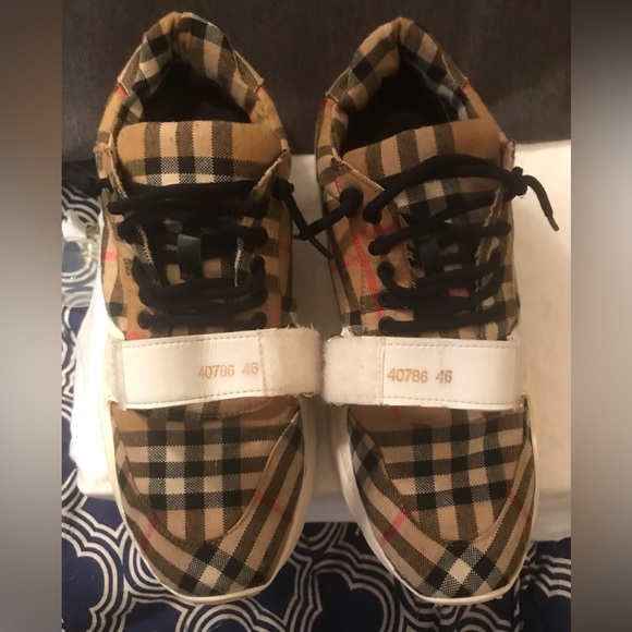 Burberry shoes size 10 , condition 9/10 ! - Picture 5 of 9